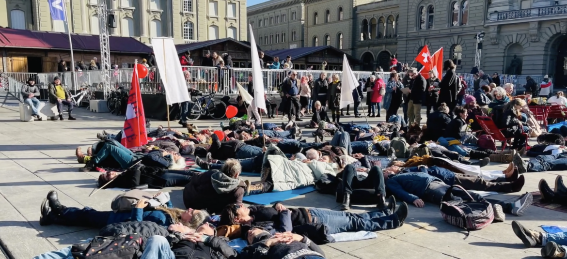 Mahnwache für Frieden und gegen Kriegsge$chäfte – 11.02.23 auf dem Bundesplatz in Bern