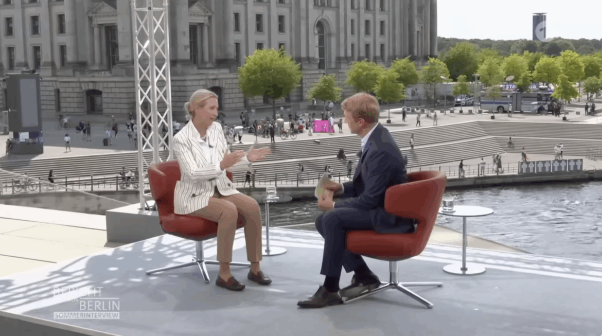 Alice Weidel triumphiert